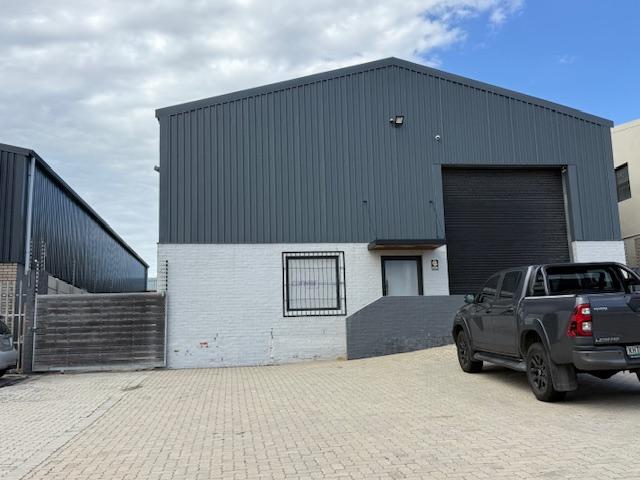 To Let Commercial Property for Rent in Sidwell Eastern Cape